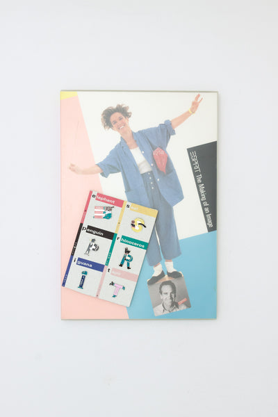 ESPRIT: The Making of an Image. [With Pin Badges] - Helie Robertson