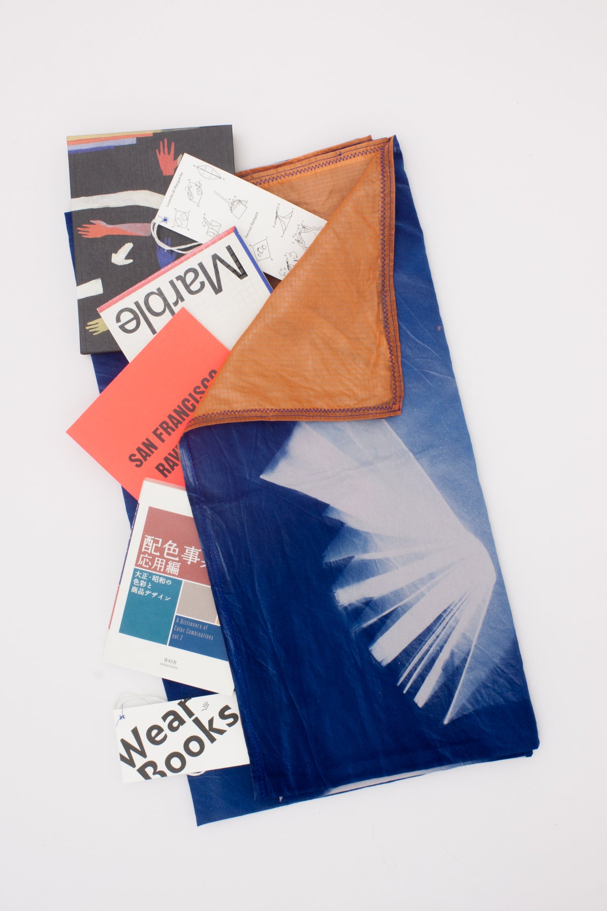 WEAR BOOKS - Claire Mouton & Marie-Sophie Robert